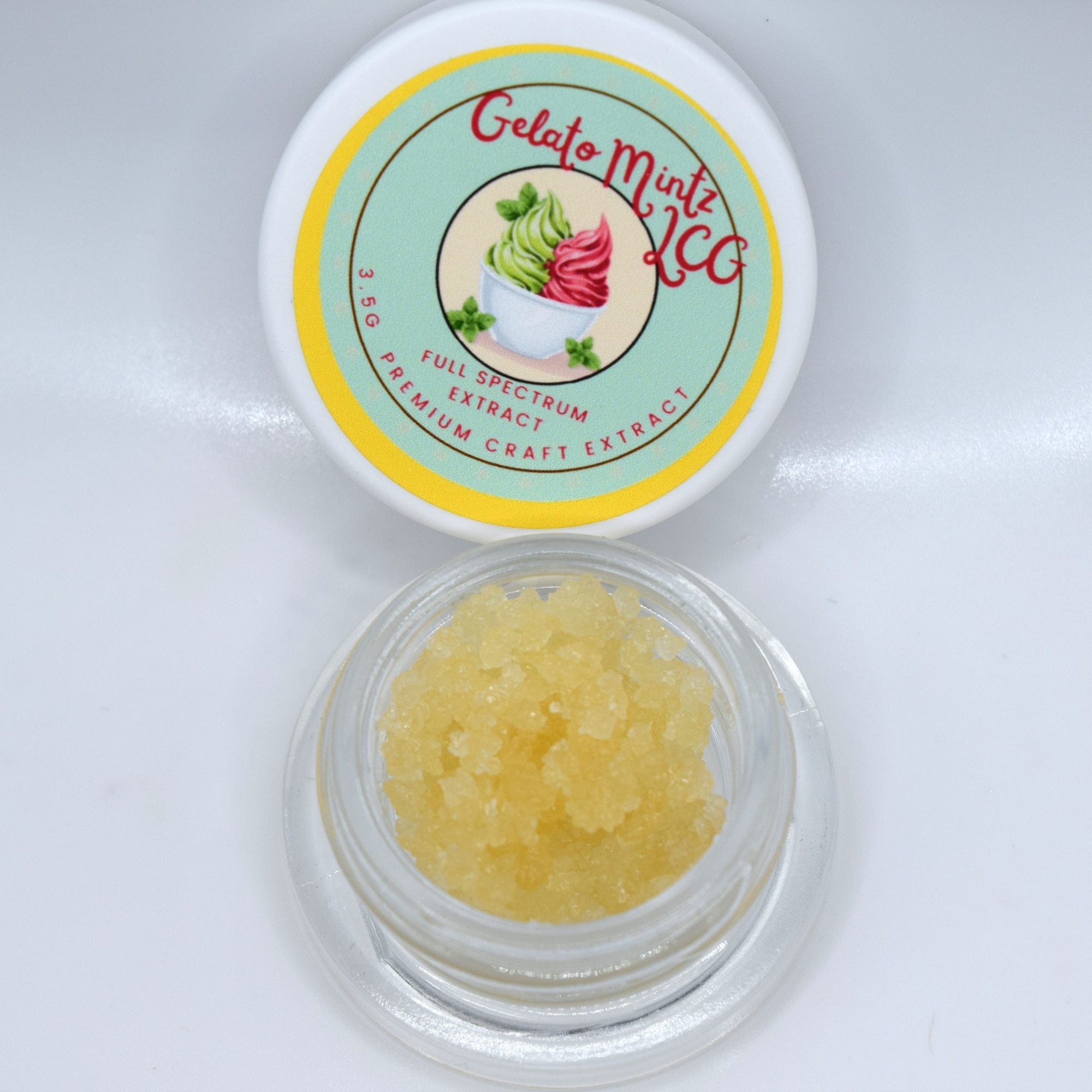 Gelato Mintz x Lemon Cherry Gelato THCa live resin with golden terpene-rich extract and citrus cherry mint dessert aroma profile.