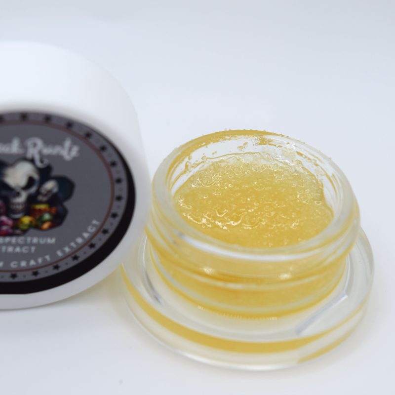 Black Runtz Live THCa Sugar with golden crystalline extract, terpene-rich sauce, and dark berry candy aroma profile.